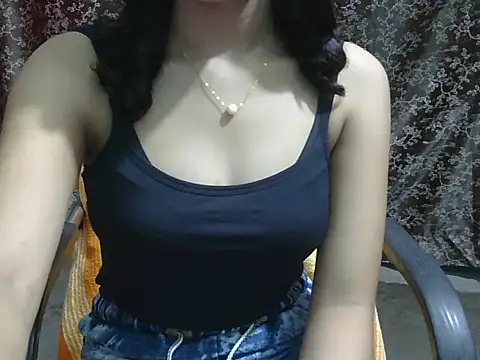 Snapshot of lovely_soniya chatting on July 5, 2026, 7:37 am lovely soniya online show from July 5, 2026, 7:37 am