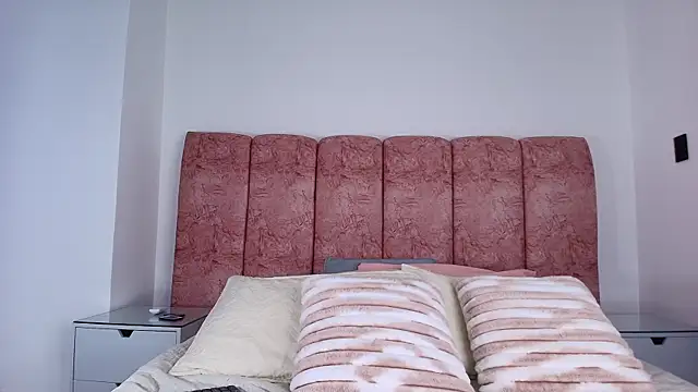 Snapshot of emmacurvy chatting on November 21, 2025, 3:05 am emmacurvy online show from November 21, 2025, 3:05 am