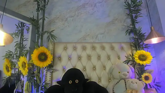 Snapshot of LittleeJaz chatting on May 28, 2026, 5:04 am LittleeJaz online show from May 28, 2026, 5:04 am