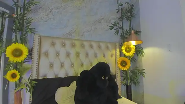 LittleeJaz online show from November 10, 2025, 4:06 am