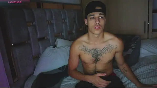 Snapshot of orionblaze69_ chatting on November 25, 2025, 12:22 am orionblaze69 online show from November 25, 2025, 12:22 am