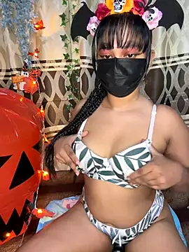 Snapshot of Ariana__Marie chatting on October 29, 2025, 9:36 pm Ariana Marie online show from October 29, 2025, 9:36 pm