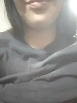 Michellematto online show from September 30, 2025, 11:33 pm