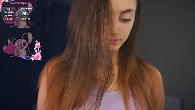 Snapshot of LoraDavi chatting on November 12, 2025, 6:06 am LoraDavi online show from November 12, 2025, 6:06 am