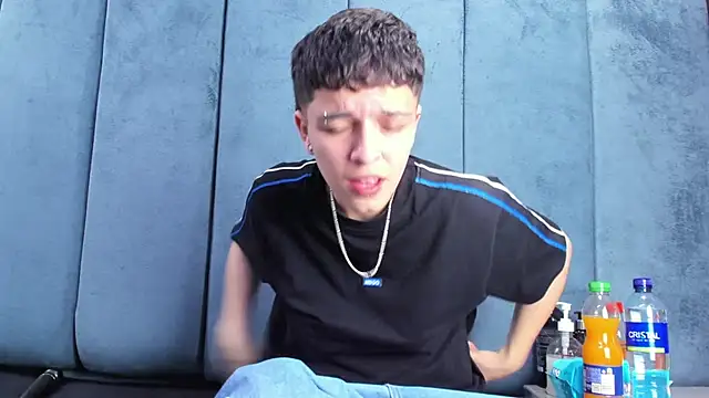 Megan Thompson  online show from March 22, 2026, 2:26 am