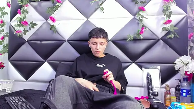 Snapshot of Megan_Thompson_ chatting on October 4, 2025, 2:24 am Megan Thompson online show from October 4, 2025, 2:24 am