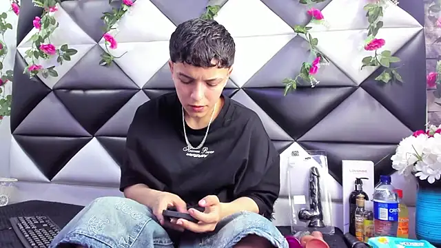 Snapshot of Megan_Thompson_ chatting on October 18, 2025, 2:13 am Megan Thompson online show from October 18, 2025, 2:13 am