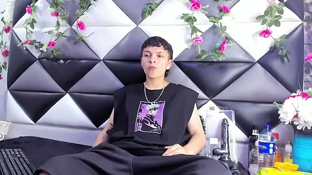 Snapshot of Megan_Thompson_ chatting on November 29, 2025, 2:12 am Megan Thompson online show from November 29, 2025, 2:12 am