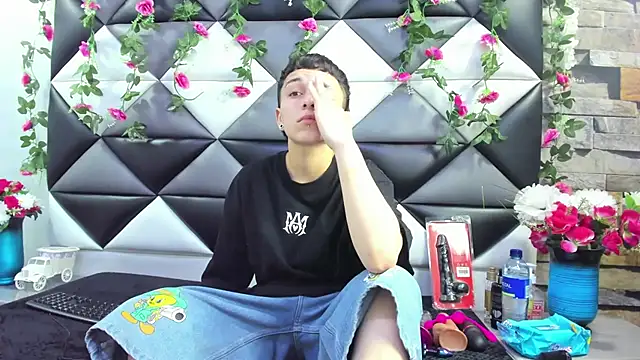 Snapshot of Megan_Thompson_ chatting on September 24, 2025, 2:29 am Megan Thompson online show from September 24, 2025, 2:29 am