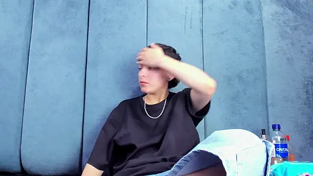 Megan Thompson  online show from February 28, 2026, 2:22 am