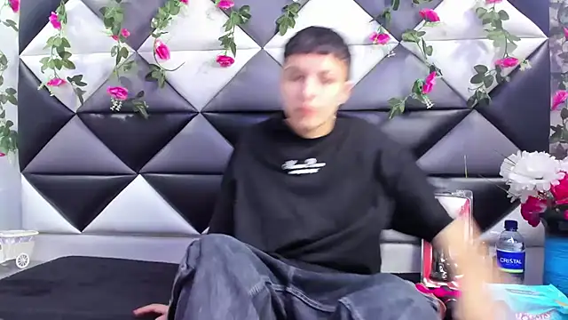 Snapshot of Megan_Thompson_ chatting on September 21, 2025, 2:17 am Megan Thompson online show from September 21, 2025, 2:17 am