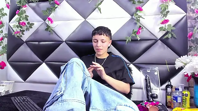 Snapshot of Megan_Thompson_ chatting on October 9, 2025, 2:34 am Megan Thompson online show from October 9, 2025, 2:34 am