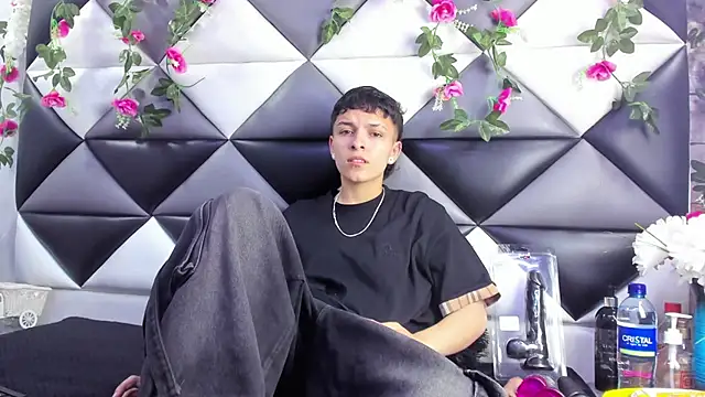 Snapshot of Megan_Thompson_ chatting on November 22, 2025, 2:21 am Megan Thompson online show from November 22, 2025, 2:21 am