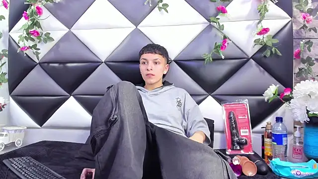 Snapshot of Megan_Thompson_ chatting on September 27, 2025, 2:39 am Megan Thompson online show from September 27, 2025, 2:39 am