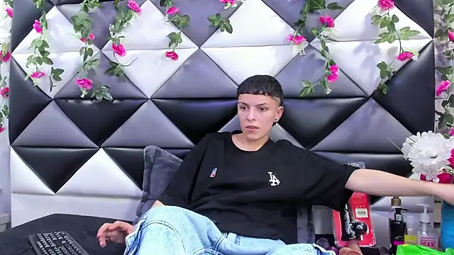 Snapshot of Megan_Thompson_ chatting on September 11, 2025, 2:11 am Megan Thompson online show from September 11, 2025, 2:11 am