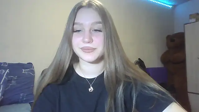 Snapshot of yourhoney_Lola_ chatting on October 18, 2025, 3:36 pm yourhoney Lola online show from October 18, 2025, 3:36 pm