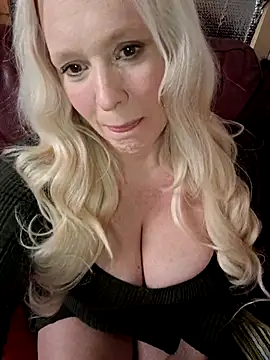 Bouncy-Bella28X online show from April 20, 2026, 8:28 am