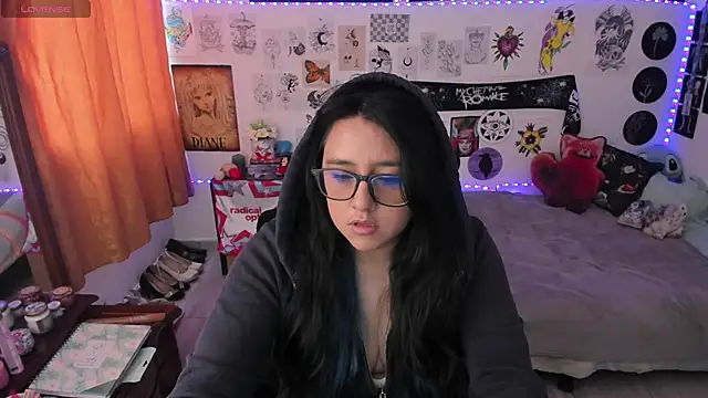 Cherry blush  online show from April 22, 2026, 9:54 pm
