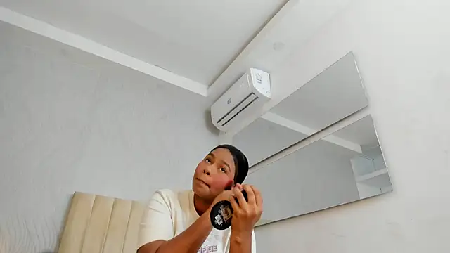 Snapshot of keyla_mejia chatting on July 5, 2026, 12:12 pm keyla mejia online show from July 5, 2026, 12:12 pm