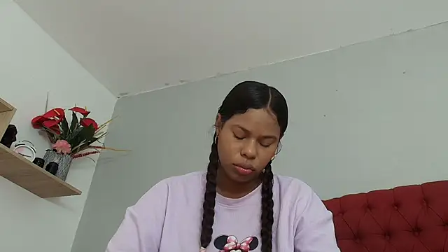 keyla mejia online show from May 4, 2026, 11:57 am
