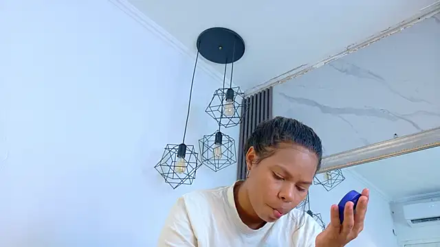 Snapshot of keyla_mejia chatting on June 19, 2026, 12:22 pm keyla mejia online show from June 19, 2026, 12:22 pm