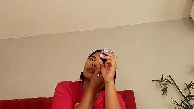 Snapshot of keyla_mejia chatting on August 1, 2026, 12:14 pm keyla mejia online show from August 1, 2026, 12:14 pm
