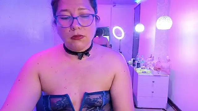 scarlett widow  online show from March 29, 2026, 2:13 am