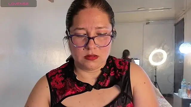 Snapshot of scarlett_widow_ chatting on May 16, 2026, 3:16 am scarlett widow online show from May 16, 2026, 3:16 am