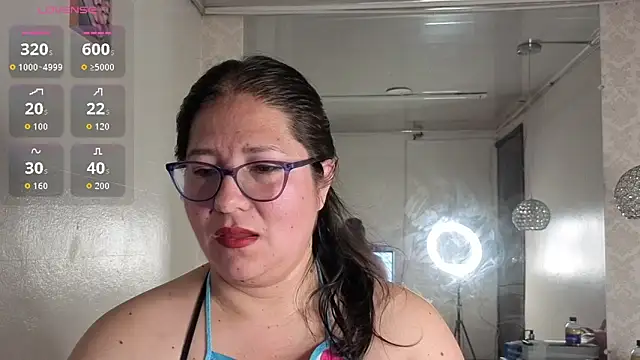 Snapshot of scarlett_widow_ chatting on May 9, 2026, 3:21 am scarlett widow online show from May 9, 2026, 3:21 am