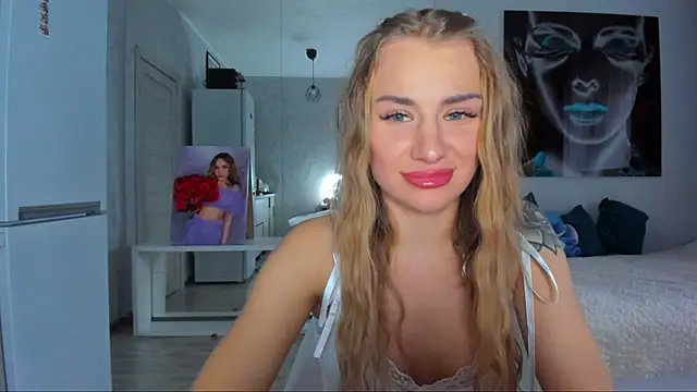 Snapshot of MashaFromRussia__ chatting on October 14, 2025, 10:16 am MashaFromRussia online show from October 14, 2025, 10:16 am