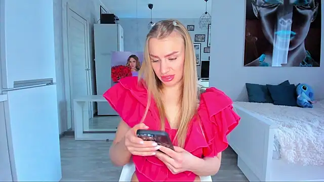 Snapshot of MashaFromRussia__ chatting on October 19, 2025, 8:50 am MashaFromRussia online show from October 19, 2025, 8:50 am