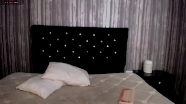Alicee Moonn online show from July 9, 2026, 8:19 pm