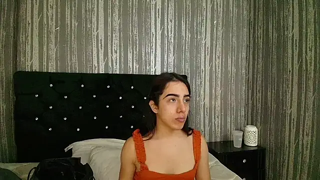 Snapshot of Alicee_Moonn chatting on June 20, 2026, 7:41 pm Alicee Moonn online show from June 20, 2026, 7:41 pm