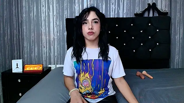 Alicee Moonn online show from October 3, 2025, 7:37 pm