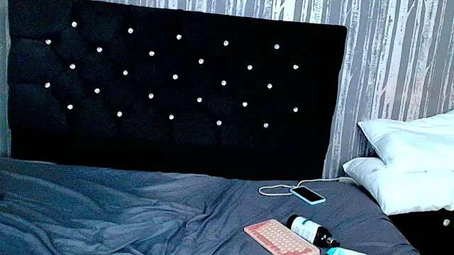 Alicee Moonn online show from February 24, 2026, 9:04 pm