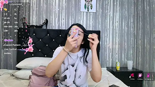 Alicee Moonn online show from November 8, 2025, 8:12 pm