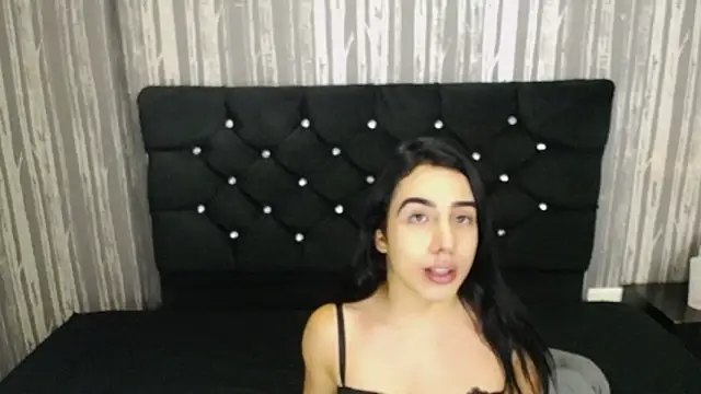 Alicee Moonn online show from July 7, 2026, 10:35 pm