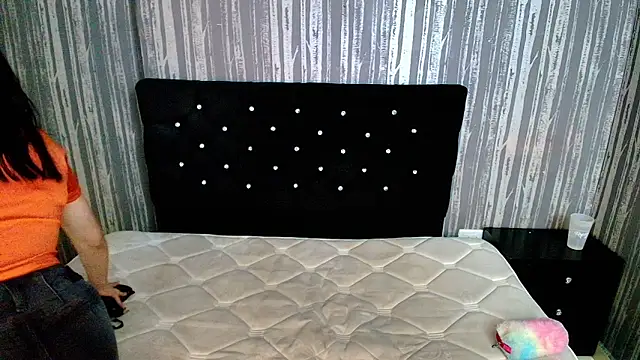 Alicee Moonn online show from February 20, 2026, 8:00 pm