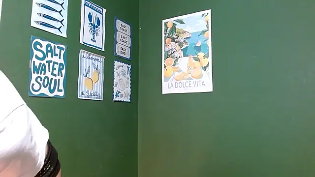 Snapshot of Roxiehood chatting on October 29, 2025, 2:32 am Roxiehood online show from October 29, 2025, 2:32 am