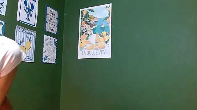 Snapshot of Roxiehood chatting on November 11, 2025, 1:44 am Roxiehood online show from November 11, 2025, 1:44 am