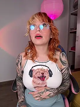 Snapshot of YunoRose_ chatting on October 11, 2025, 3:29 am YunoRose online show from October 11, 2025, 3:29 am