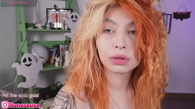Snapshot of YunoRose_ chatting on November 4, 2025, 3:54 am YunoRose online show from November 4, 2025, 3:54 am