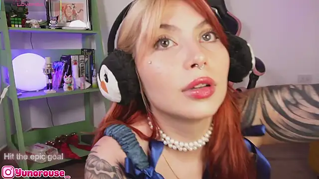 Snapshot of YunoRose_ chatting on December 14, 2025, 3:46 am YunoRose online show from December 14, 2025, 3:46 am