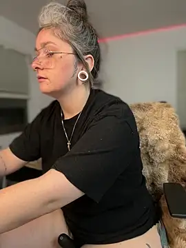 Alix Valentine online show from March 15, 2026, 4:30 am