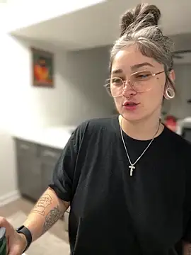 Alix Valentine online show from May 1, 2026, 3:06 pm