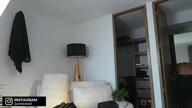 Snapshot of DeusbelliS chatting on April 3, 2026, 9:54 pm DeusbelliS online show from April 3, 2026, 9:54 pm