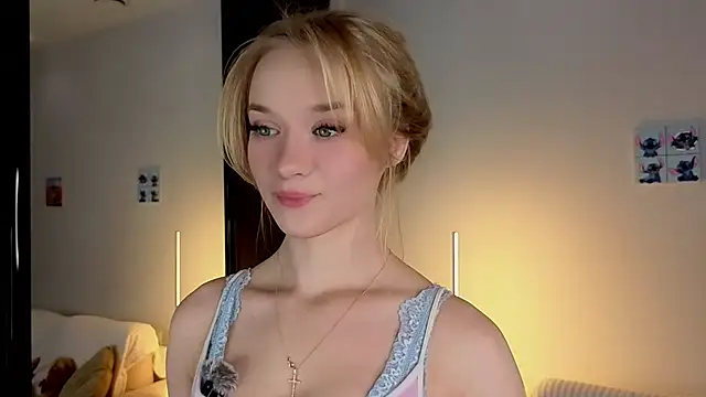 Snapshot of Emma_Frosty chatting on July 27, 2026, 11:01 pm Emma Frosty online show from July 27, 2026, 11:01 pm