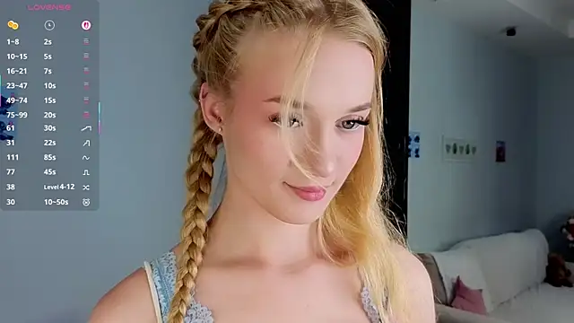 Snapshot of Emma_Frosty chatting on July 11, 2026, 11:27 pm Emma Frosty online show from July 11, 2026, 11:27 pm