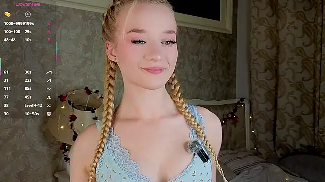 Snapshot of Emma_Frosty chatting on July 5, 2026, 10:49 pm Emma Frosty online show from July 5, 2026, 10:49 pm
