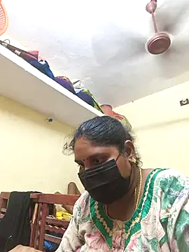 Snapshot of Villageanuty chatting on October 12, 2025, 5:03 pm Villageanuty online show from October 12, 2025, 5:03 pm